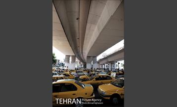 استراحت ظهرگاهی تاکسیرانان زیر پُل سیدخندان 15
