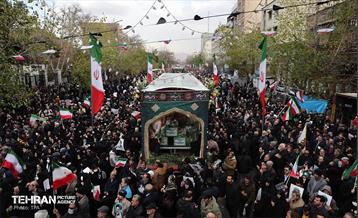 تشییع پیکر ۱۰۰ شهید مردمی و مدافع امنیت در تهران - 1 42