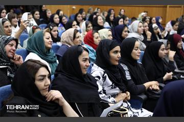 رونمایی از مدال ورزشی منطقه‌۸    17