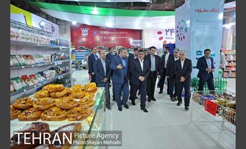 بازدید حسینی مکارم سرپرست شهرداری تهران ار نمایشگاه کتاب 31