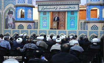 اولین همایش مسجد برقرار در حرم امام(ره) 14