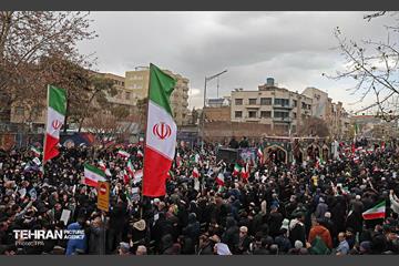 تشییع پیکر ۱۰۰ شهید مردمی و مدافع امنیت در تهران - 1 25