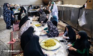 بازدید سخنگوی شهرداری تهران از فعالیت گروه‌های جهادی در منطقه 5