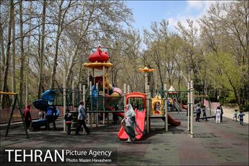 بوستان نیاوران در یک روز آفتابی 3