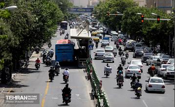 بی قانونی؛ تردد در خطوط بی آر تی 15