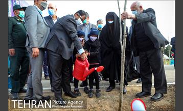 کاشت درخت میثاق در حرم امام خمینی 11