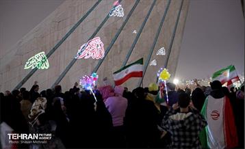 نور افشانی در شب سالگرد پیروزی انقلاب اسلامی - 2 12