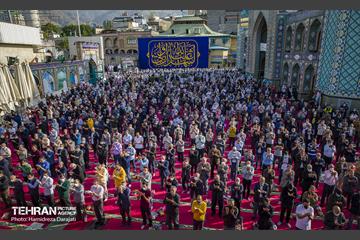 اقامه نماز عید سعید فطر در امامزاده صالح (ع) 12