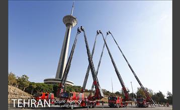 بازدید شهردار از امکانات و تجهیزات جدید سازمان آتش نشانی 5