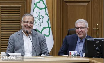 نشست صمیمانه شهردار تهران با جمعی از اقتصاددانان کشور 19