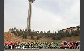 پروازدسته جمعی  پهپادها در برج میلاد تهران 31