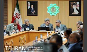 شوراى معاونین شهردار، شهرداران مناطق، مدیران عامل سازمان ها، شرکت ها و موسسات شهردارى تهران 26