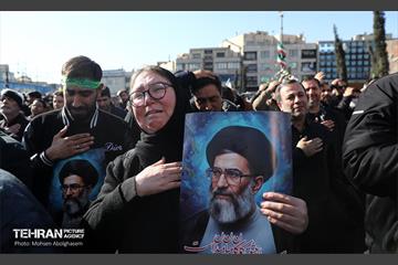 اجتماع مردم تهران در پی شهادت رهبر انقلاب - 2 46