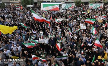 اجتماع مردمی در اعتراض به حمله آمریکا به تاسیسات هسته‌ای ایران 7