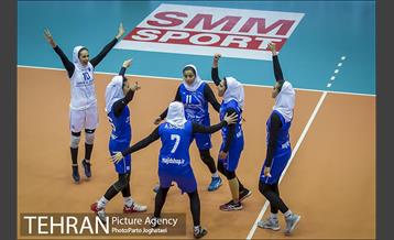 دیدار تیم‌های والیبال شهرداری قزوین و سروقامتان بابل 1