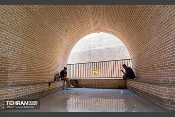پلازای ایستگاه مترو جهاد 45