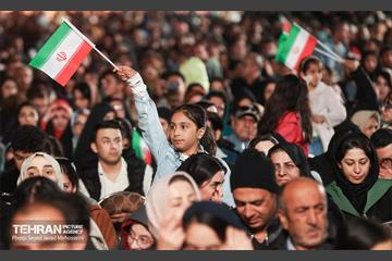 رویداد «شب ایران» در میدان انقلاب اسلامی 4