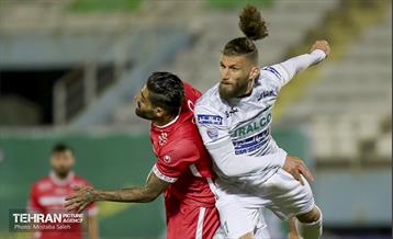 دیدار تیم های فوتبال پرسپولیس و آلومینیوم اراک 21