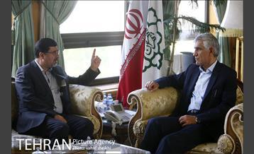 اولین جلسه محمد علی افشانی در دفتر شهردار تهران 26