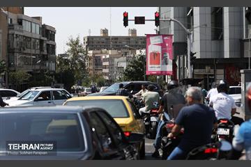 اکران شهری آثار خبرنگاران نویسنده به مناسبت روز خبرنگار 9