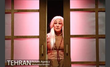 نمایش افسون معبد سوخته‎ 6