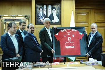 دیدار اعضای فدراسیون فوتبال با شهردار تهران 43