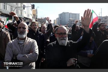 اجتماع مردم تهران در پی شهادت رهبر انقلاب - 2 32