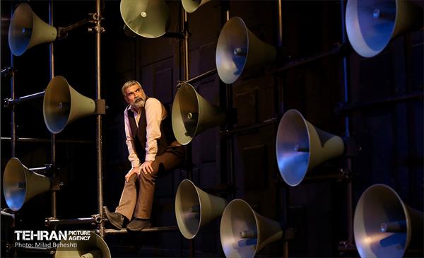 نمایش بابا آدم‎ 5