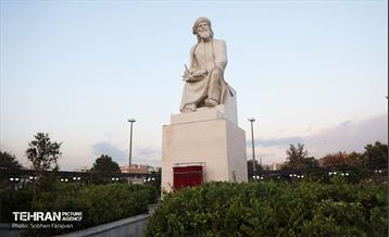 رونمایی از تندیس مولانا در میدان محمدیه 35