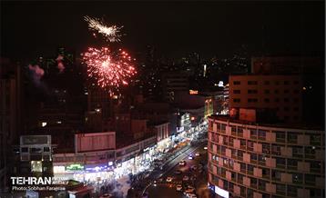 نورافشانی جشن پیروزی انقلاب اسلامی در میدان ولی‌عصر(عج) 5