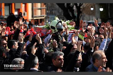 تشییع پیکر شهید آتش‌نشان «قریب رضا دارابی» -1 16