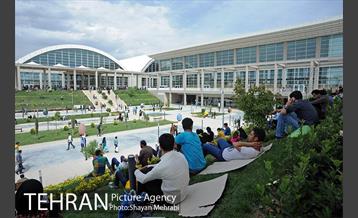 دومین روز از بیست و نهمین نمایشگاه بین المللی کتاب تهران 32