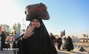 پیاده‌روی زائرین اربعین حسینی در مسیر نجف به کربلا 23