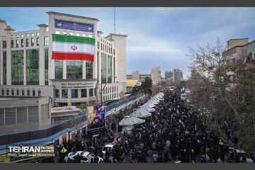 تشییع پیکر ۱۰۰ شهید مردمی و مدافع امنیت در تهران - 3 17