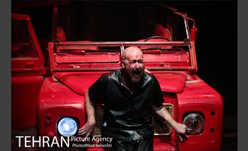 نمایش هفتمین جان سگ 27