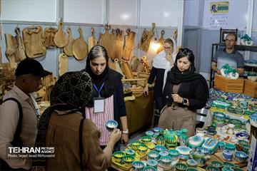 بیست و چهارمین نمایشگاه زنان و تولیدملی 27