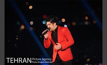 ویژه برنامه شب فیروزه ای در دریاچه شهدای خلیج فارس 32