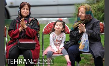 نوروزگاه هنر در پیاده‌راه بلوار کشاورز 10