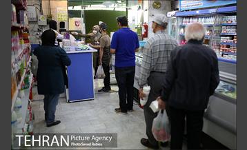 اجرای طرح فاصله گذاری اجتماعی در میدان میوه و تره بار صادقیه 13