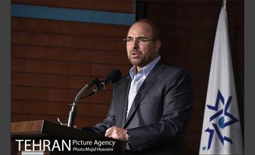 دیدار شهردار تهران با هنرمندان و رونمایی از قرآن خطی 23