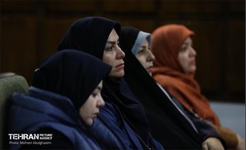 جلسه هم‌اندیشی رییس نهاد پایش طرح های توسعه شهری با جمعی از بانوان 38