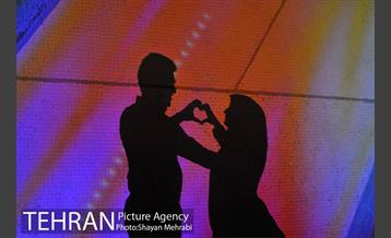 هزار توی زمان در برج آزادی 26