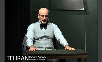 نمایش اکتبر 1942 پاریس 1