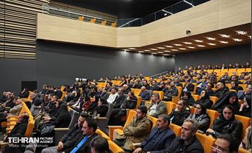 آیین تجلیل از برگزیدگان مناطق 22 گانه 65