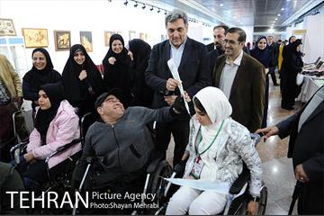 بازدید شهردار تهران از نمایشگاه دستاوردهاى هنرى زنان هنرمند داراى معلولیت 17