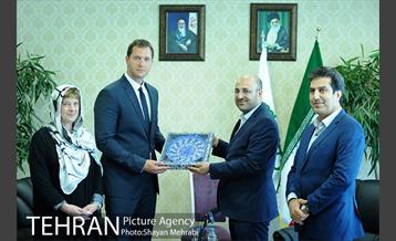 دیدار میهمانان خارجی حاضر در اجلاس جهانی شوراها و شهرداران با رییس مرکز ارتباطات و امور بین الملل شهرداری تهران 6