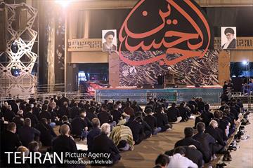 مراسم شام غریبان در میدان امام حسین(ع) 22