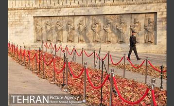 سومین رویداد هنری "پاییز برگ" در میدان مشق 50