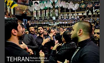 آیین نخل گردانی در تکیه های شمیران 32