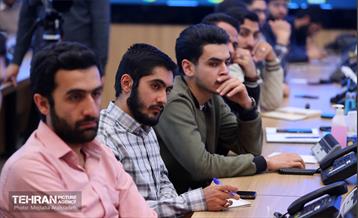 نشست صمیمانه شهردار تهران با فعالان دانشجویی 8